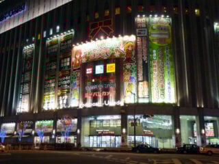 FF13-Sale-Now-Japan_06