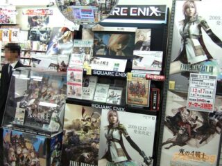 Final-Fantasy-XIII_Akihabara_12-03-09_10 Final-Fantasy-XIII_Akihabara_12-03-09_10