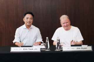 NCSOFT CEO Taekjin Kim and Sony Interactive Entertainment CEO Jim Ryan
